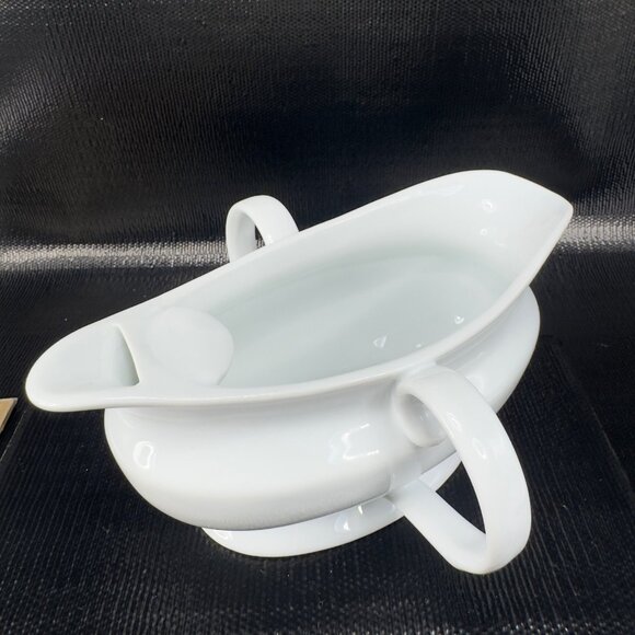 Denmark Oven To Table White Stoneware Ceramic Gravy Boat Sauce Dish With Handles - Picture 1 of 12